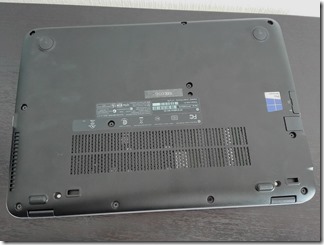 HP EliteBook 820 G3の底面