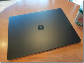 「Surface Laptop 2」の天板